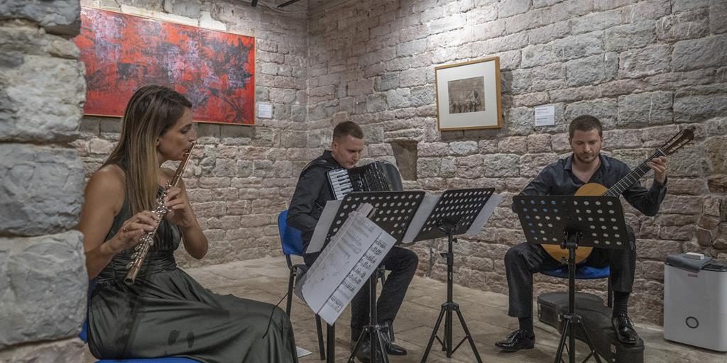 trio variete montenegro (23) (Copy)
